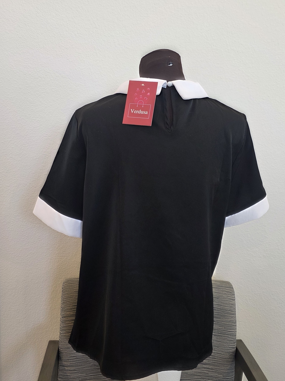 NWT Verdusa Women's Med Black Blouse with White Collar - Picture 3 of 10